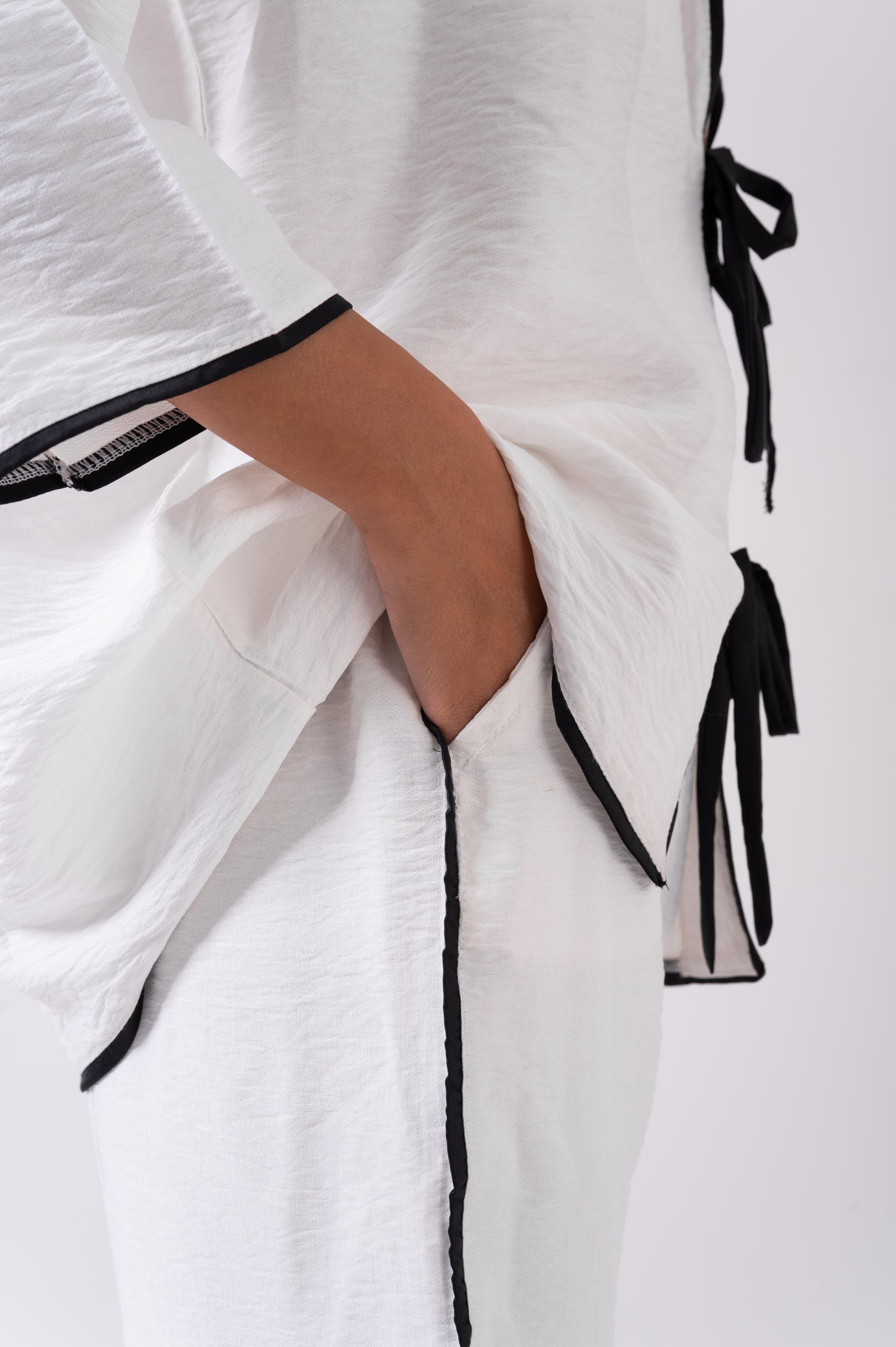 Black & White Linen